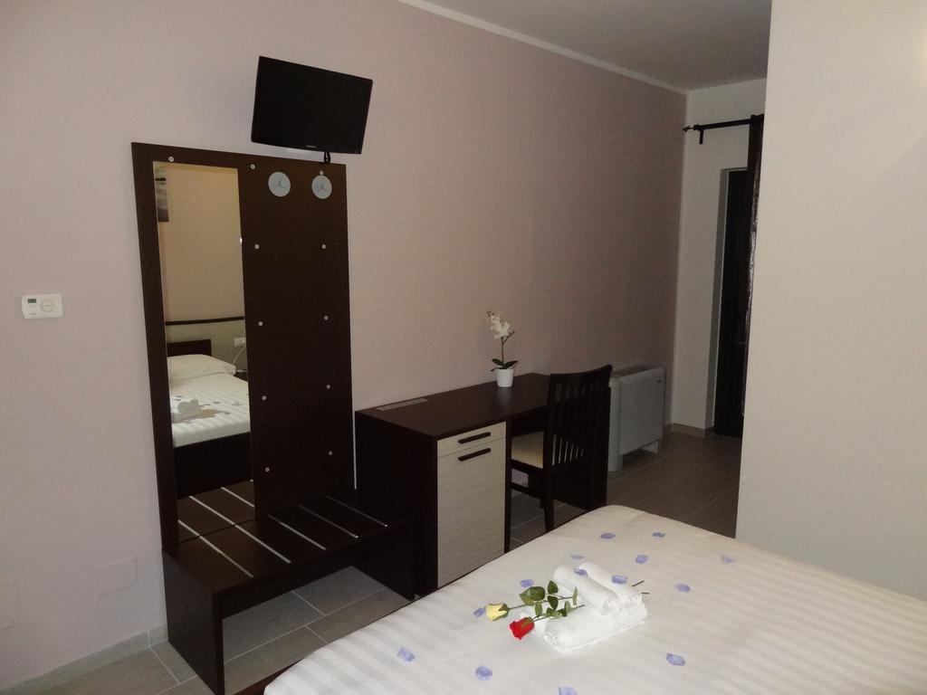 Affittacamere Rooms Di Matteo San Paolo di Iesi エクステリア 写真